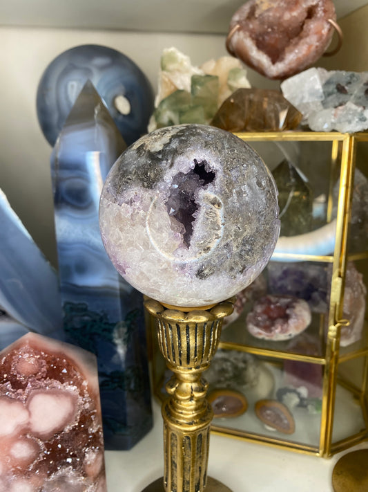 Amethyst agate sphere