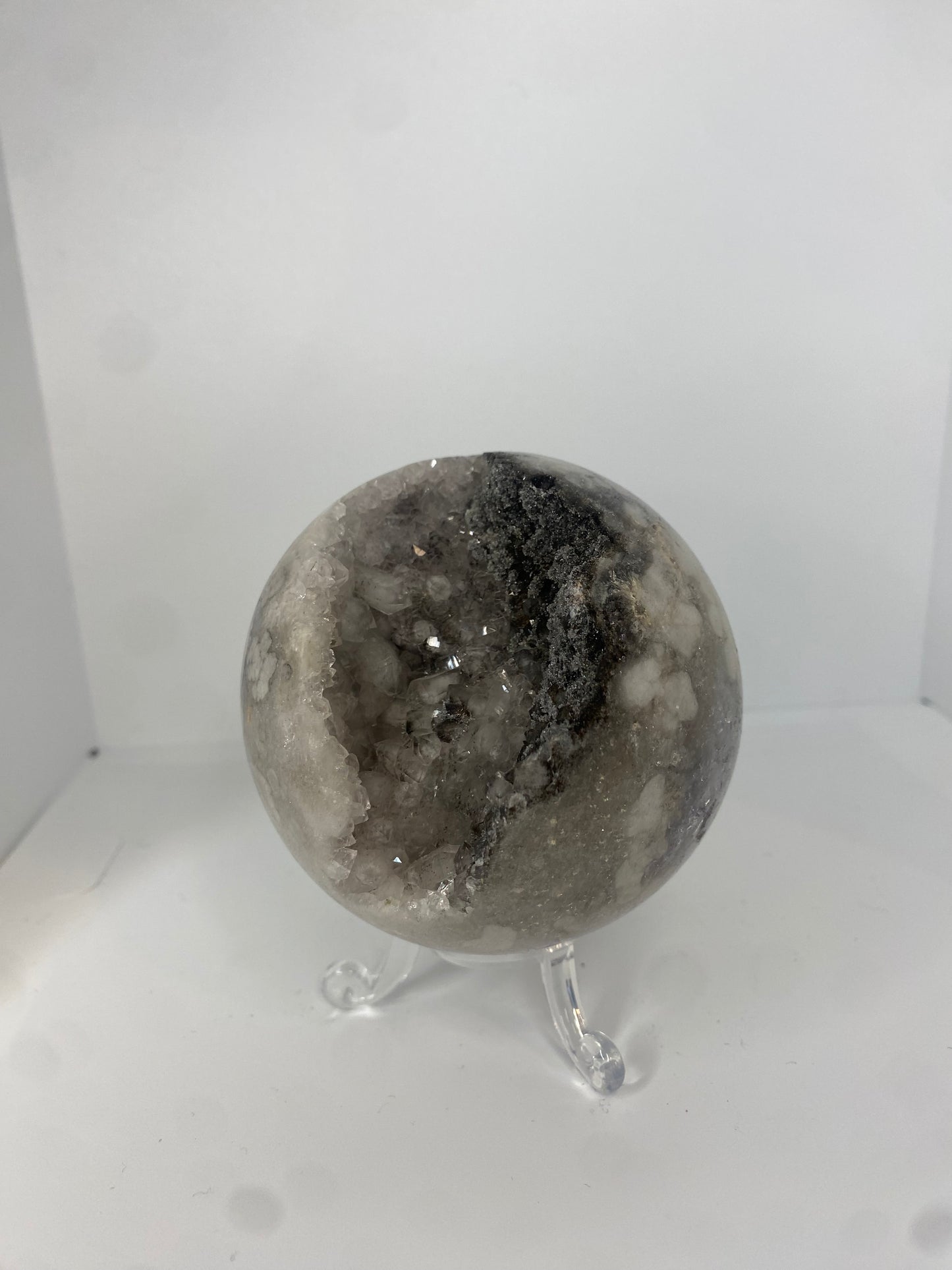 Druzy agate large sphere and stand