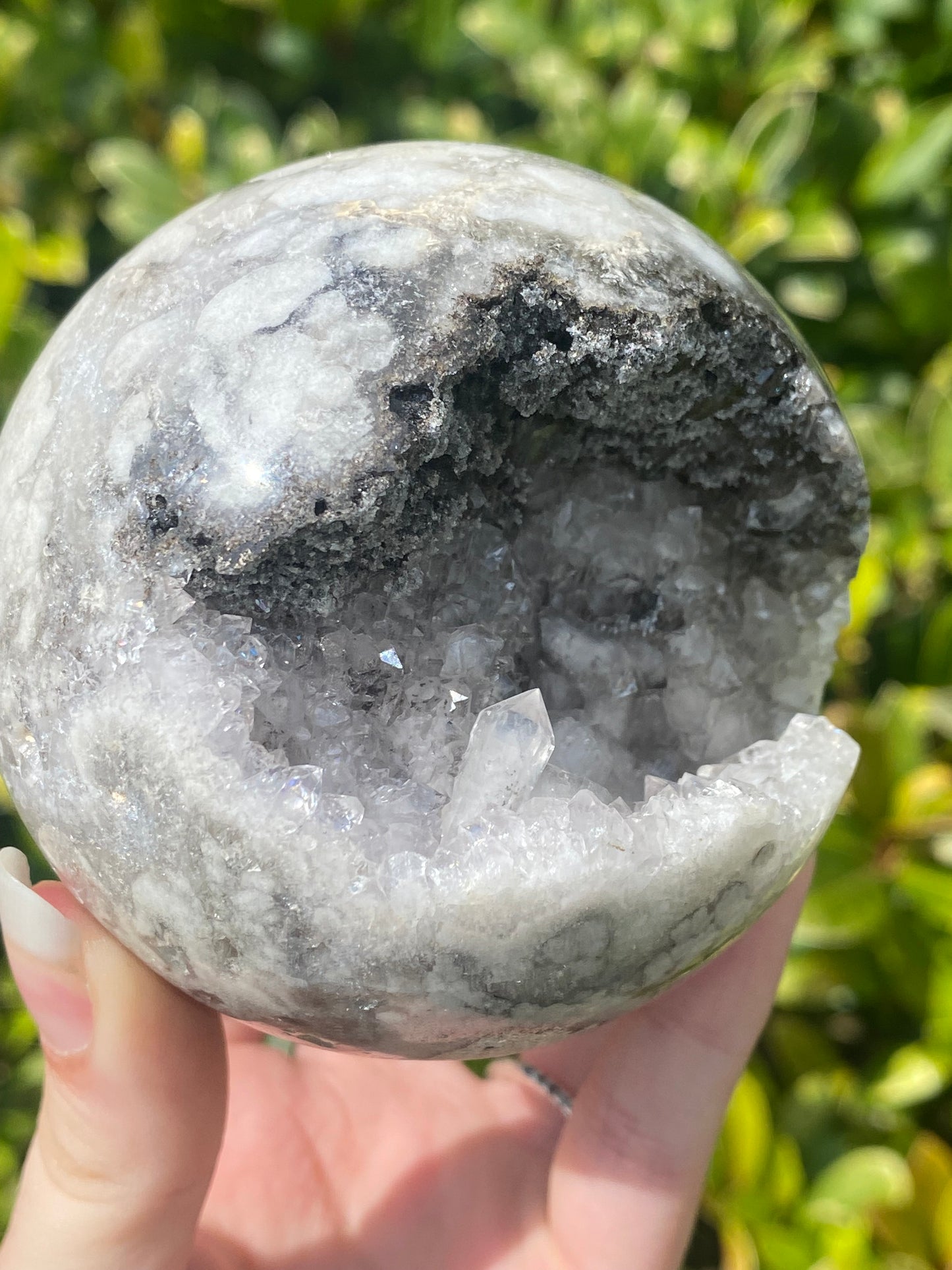 Druzy agate large sphere and stand