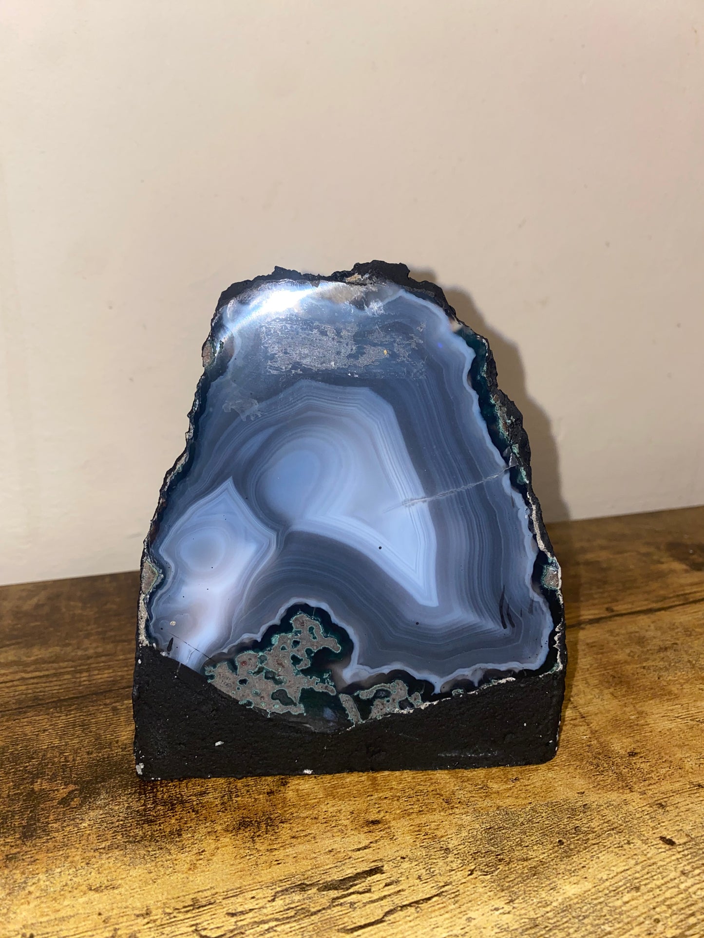 Blue agate cave 1.6kg