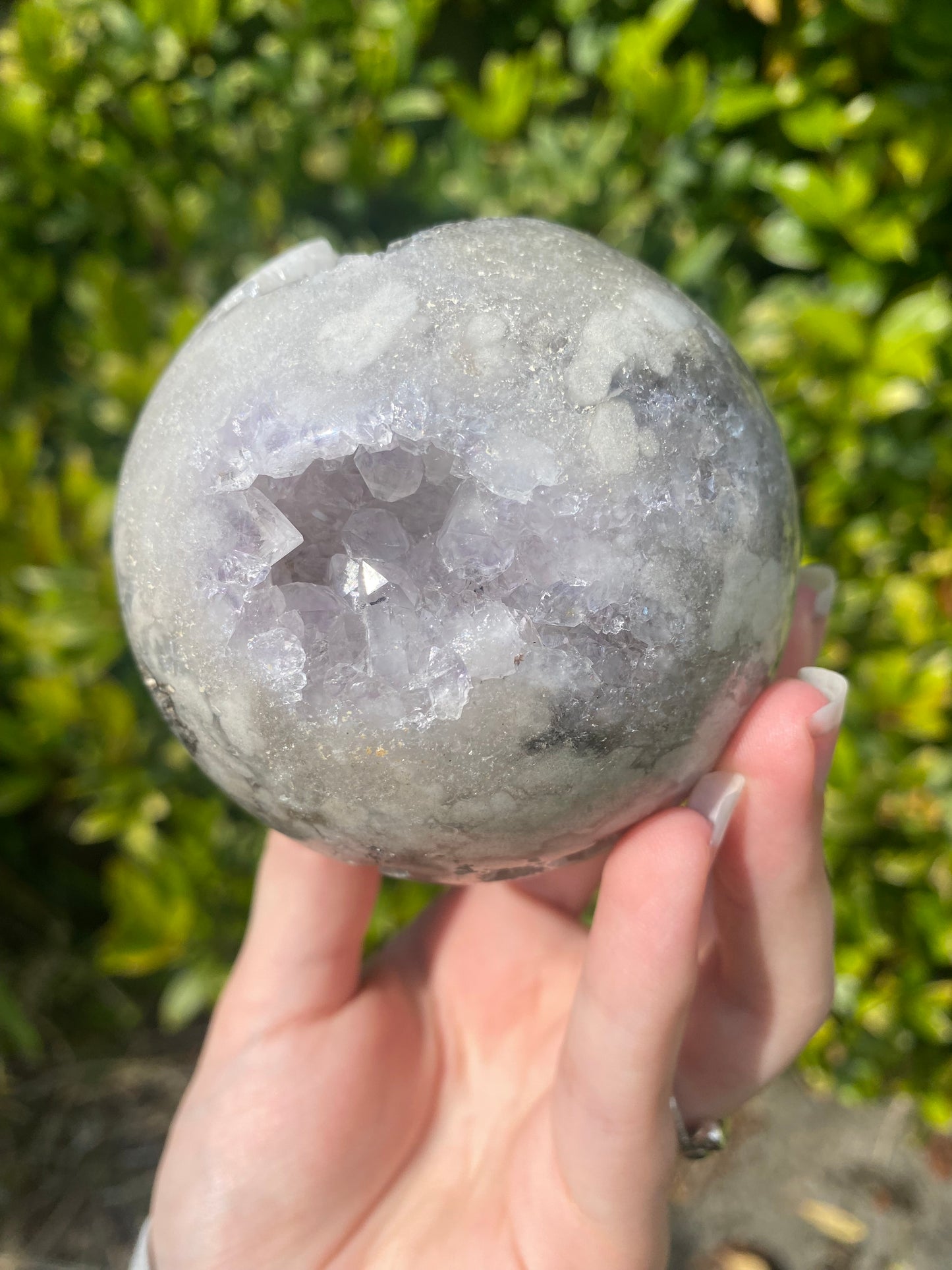 Druzy agate large sphere and stand