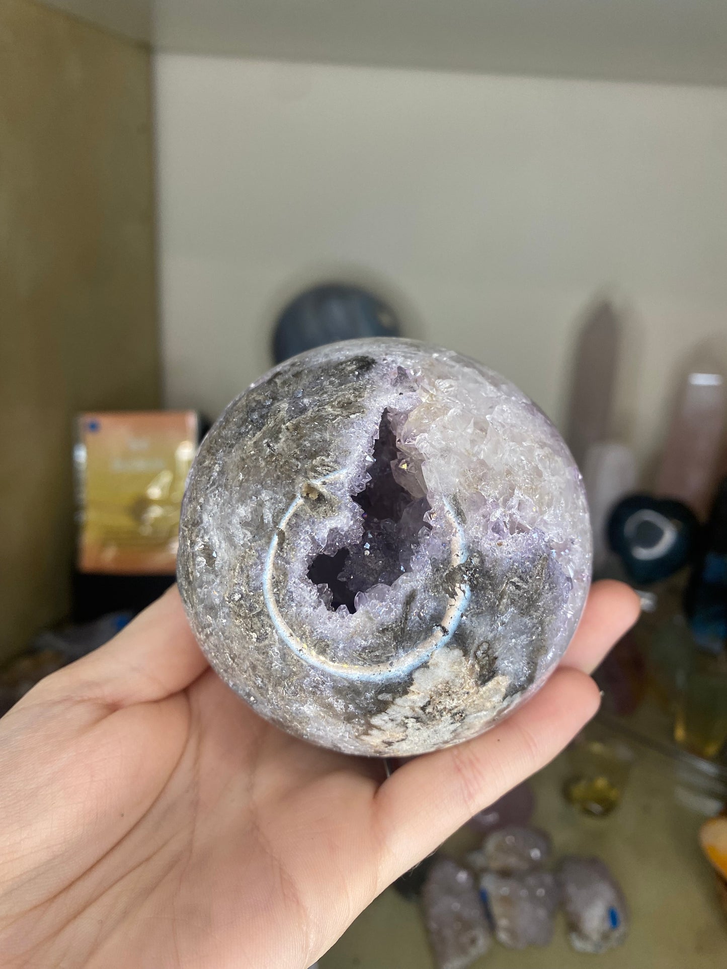 Amethyst agate sphere