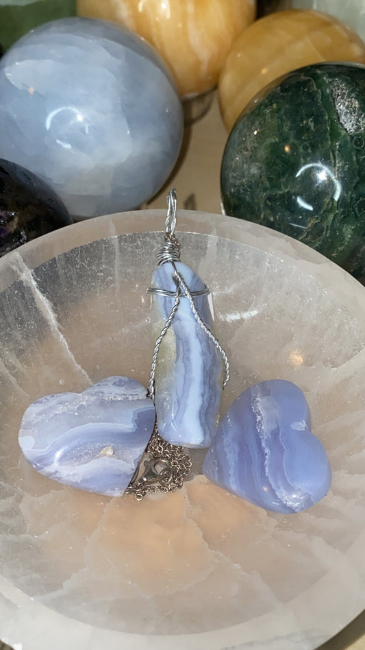 Blue lace agate wire wrapped necklace