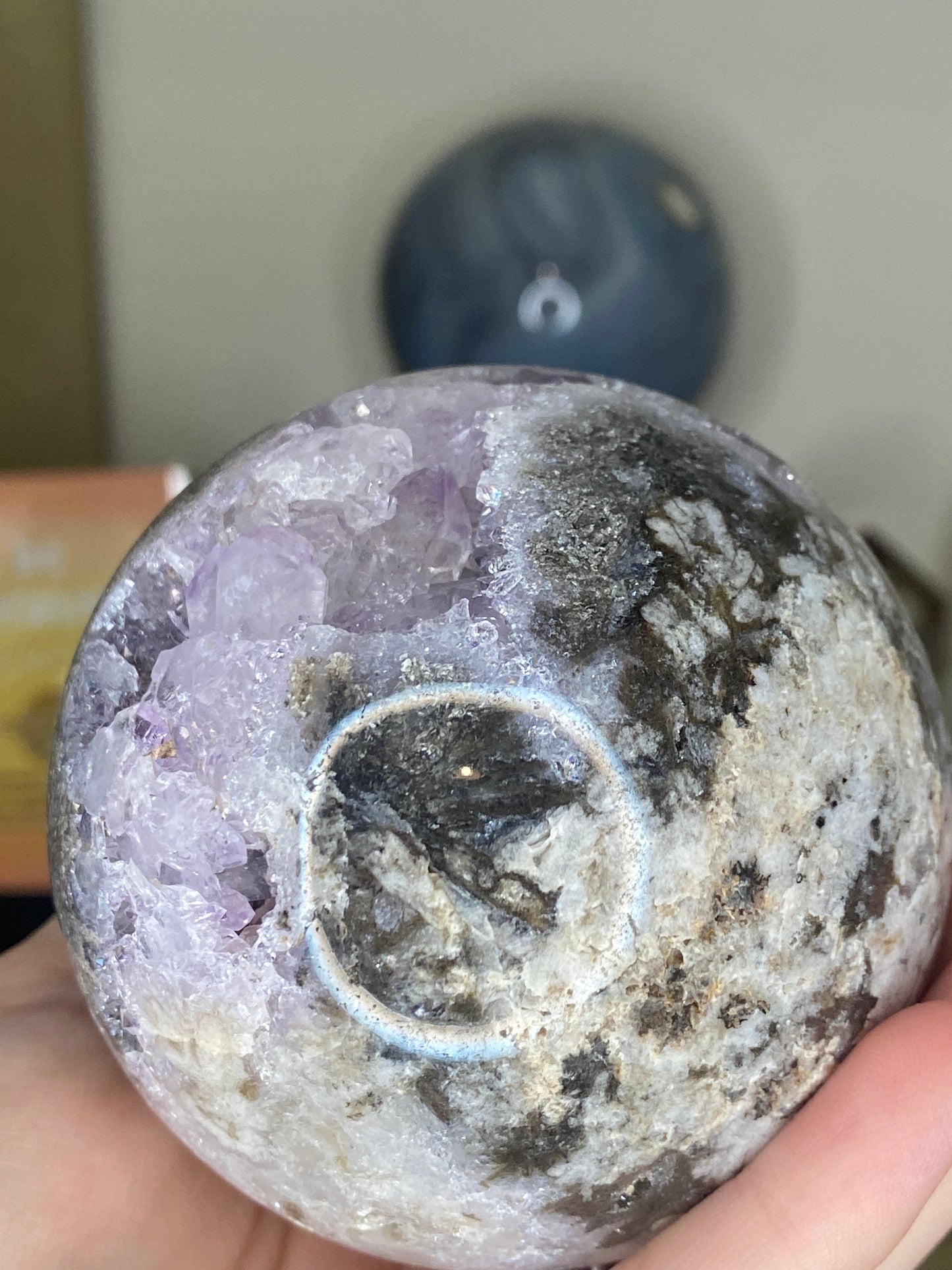 Amethyst agate sphere