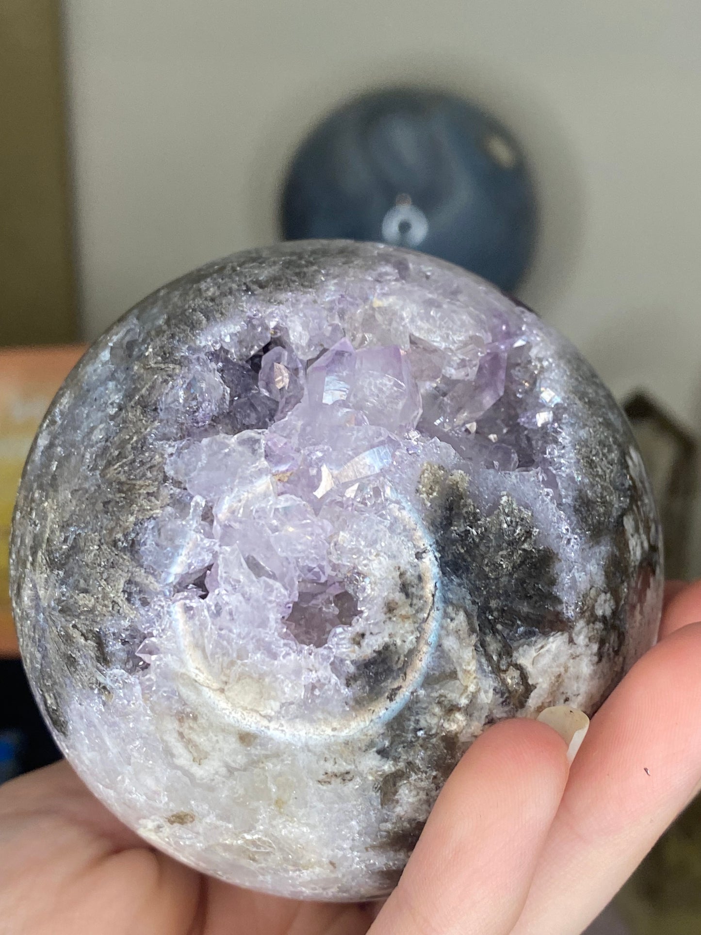 Amethyst agate sphere