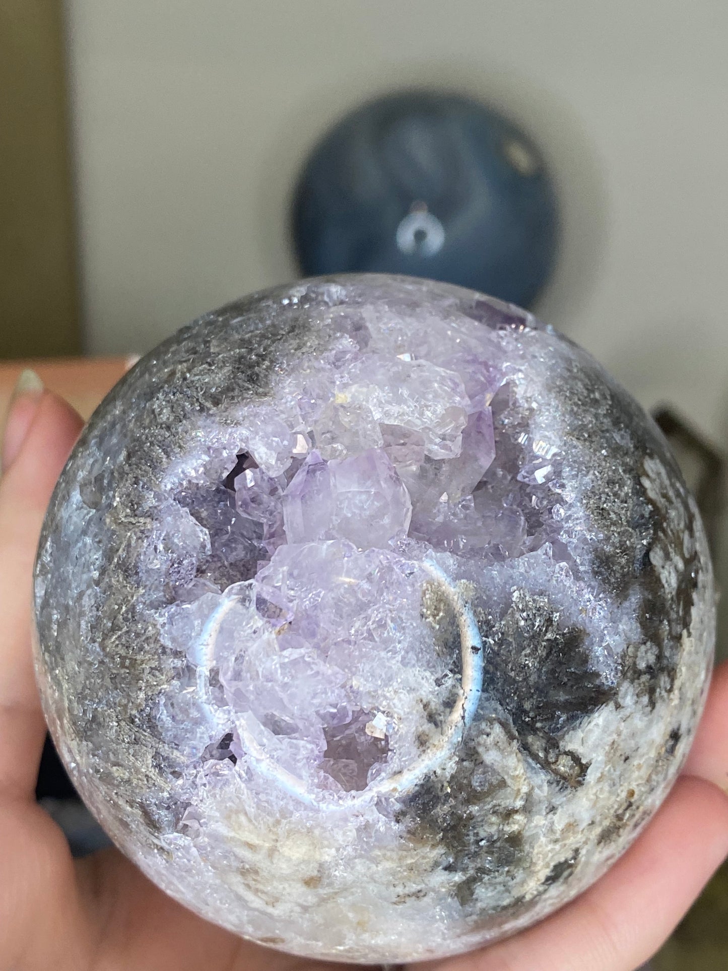 Amethyst agate sphere