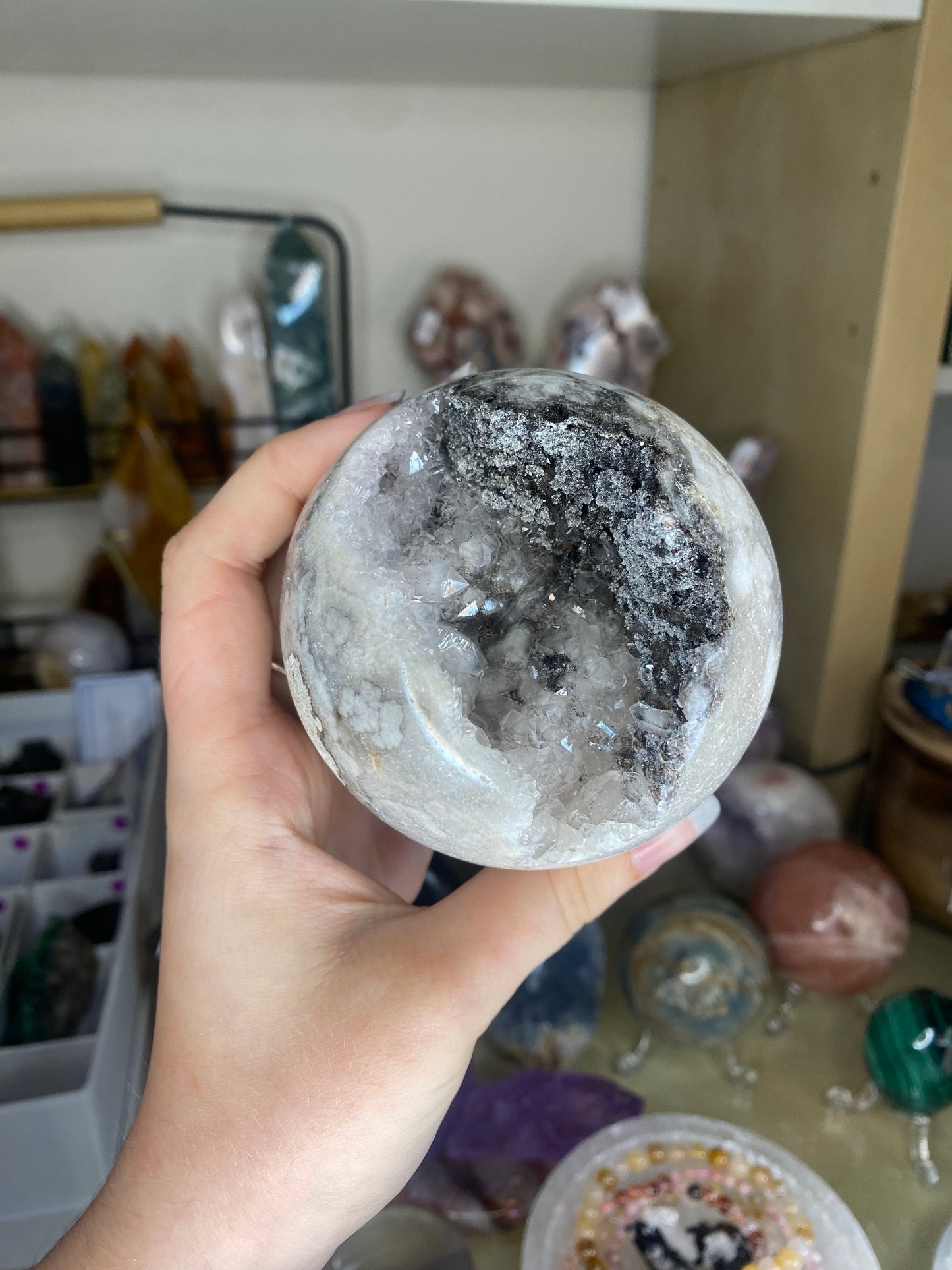 Druzy agate large sphere and stand